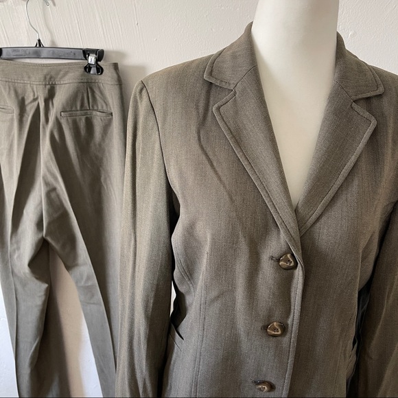 Rafaella 2 Piece Pant suit - Picture 1 of 13